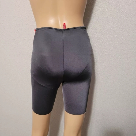 NWT spanx shapewear dark grey size MEDIUM - Picture 2 of 3